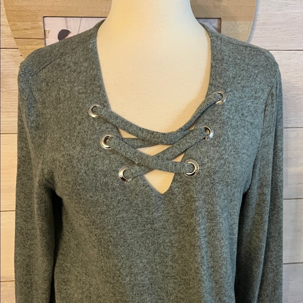Bwear Charcoal Lace-Up Long Sleeve Top XL - Picture 2 of 6